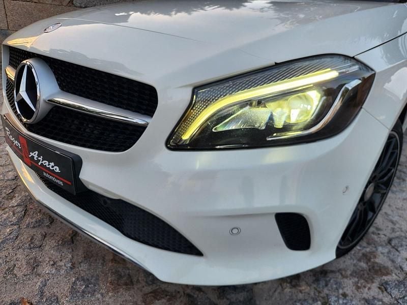 Usado Mercedes A180 Urban 109 HP (80 kW) 2016 Branco Sedan