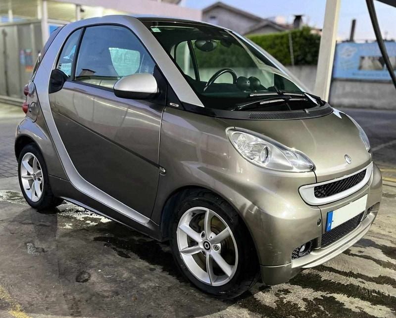 Cinzento Usado 2011 Smart ForTwo Coupé Pulse Coupé | € 6.500 (Preço justo) - Imagem 1/4