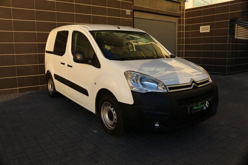 Branco Usado 2017 Citroën Berlingo XTR Monovolume | € 9.950 (Bom preço) - Imagem 1/4