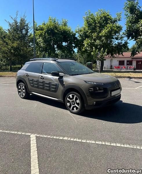 Usado Citroën C4 Cactus PureTech 82 HP (60 kW) 2016 Castanho Citadino