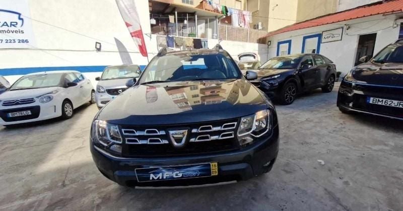 Preto Usado 2016 Dacia Duster SUV | € 13.100 (Preço justo) - Imagem 1/4
