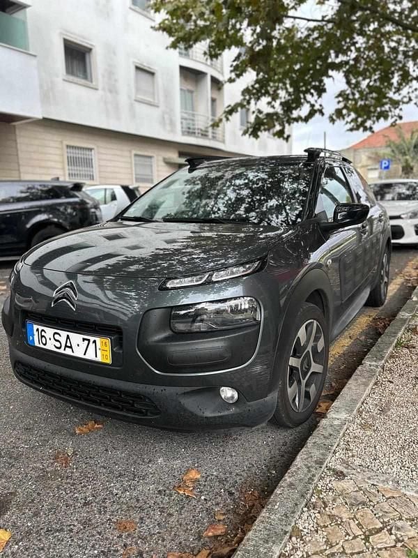 Cinzento Usado 2016 Citroën C4 Cactus PureTech Citadino | € 8.000 (Super Preço) - Imagem 1/4