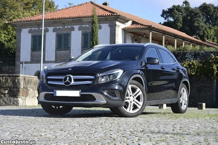 Preto Usado 2015 Mercedes GLA180 Urban SUV | € 19.750 (Caro) - Imagem 1/1