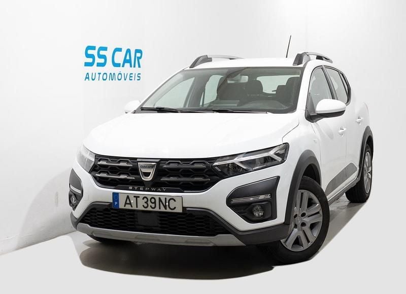 Usado Dacia Sandero Comfort 91 HP (66 kW) 2022 Branco SUV
