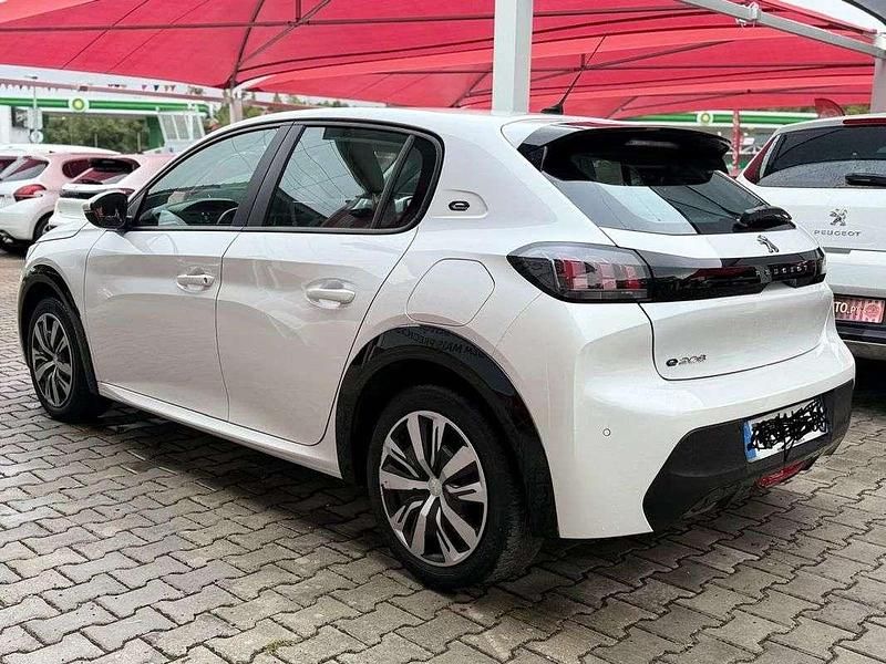 Usado Peugeot e-208 100 kW (136 HP) 2020 Branco Citadino