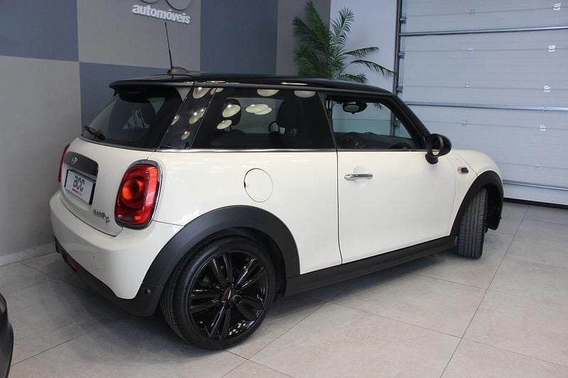 Usado Mini Cooper D 116 HP (85 kW) 2017 Bege Citadino