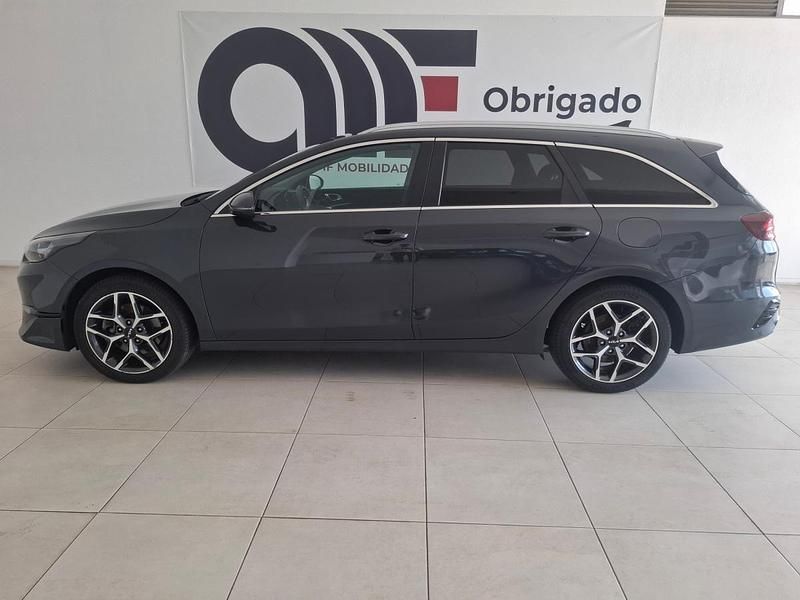 Usado Kia Ceed Sportswagon 120 HP (88 kW) 2024 Antracite Carrinha