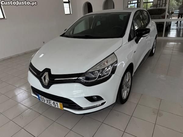 Branco Usado 2019 Renault Clio IV LIMITED Citadino | € 12.500 (Preço justo) - Imagem 1/1