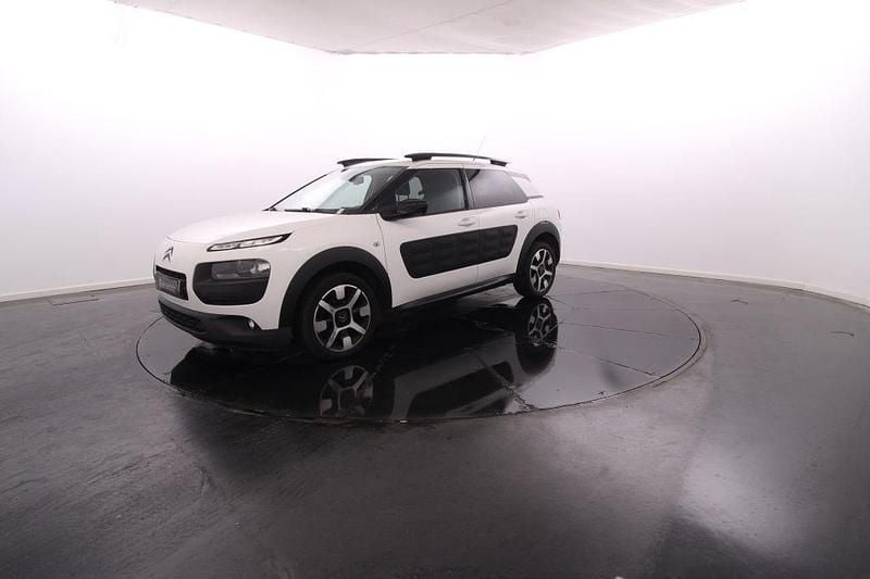 Branco Usado 2017 Citroën C4 Cactus Citadino | € 13.950 (Caro) - Imagem 1/4