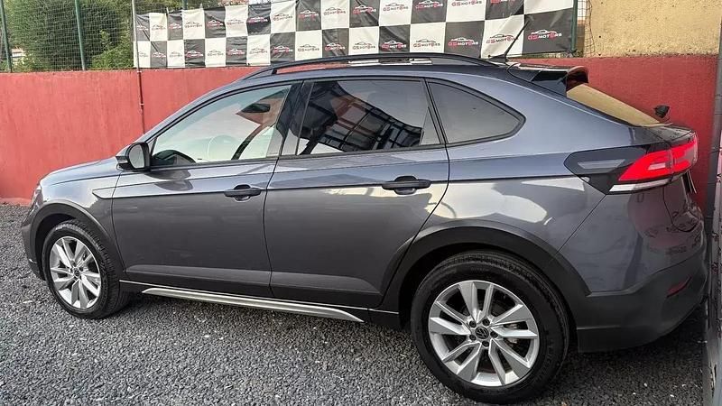 Usado VW Taigo Style 110 HP (80 kW) 2022 Cinza antracite SUV