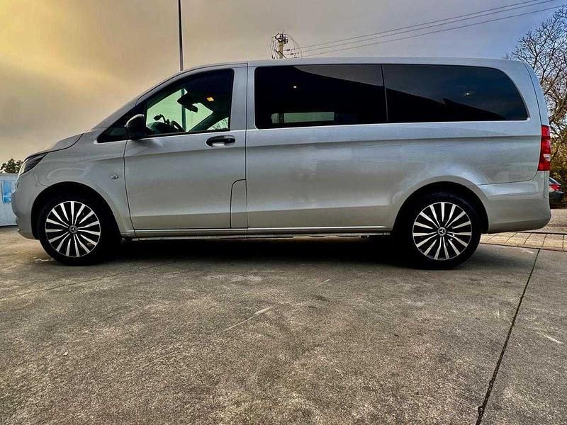 Usado Mercedes Vito 114 HP (83 kW) 2018 Cinzento Van