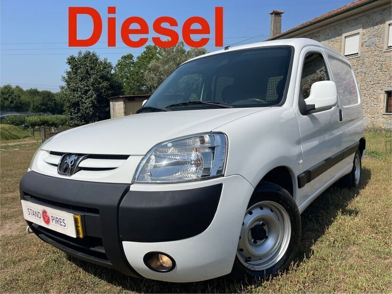 Branco Usado 2005 Peugeot Partner Monovolume | € 4.499 - Imagem 1/4