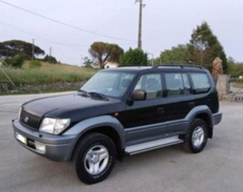 Usado Toyota Land Cruiser 125 HP (91 kW) 2000 Sedan