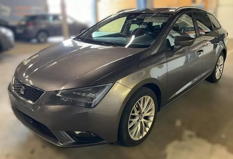 Cinzento Usado 2016 Seat Leon ST Style Carrinha | € 16.500 (Preço justo) - Imagem 1/4