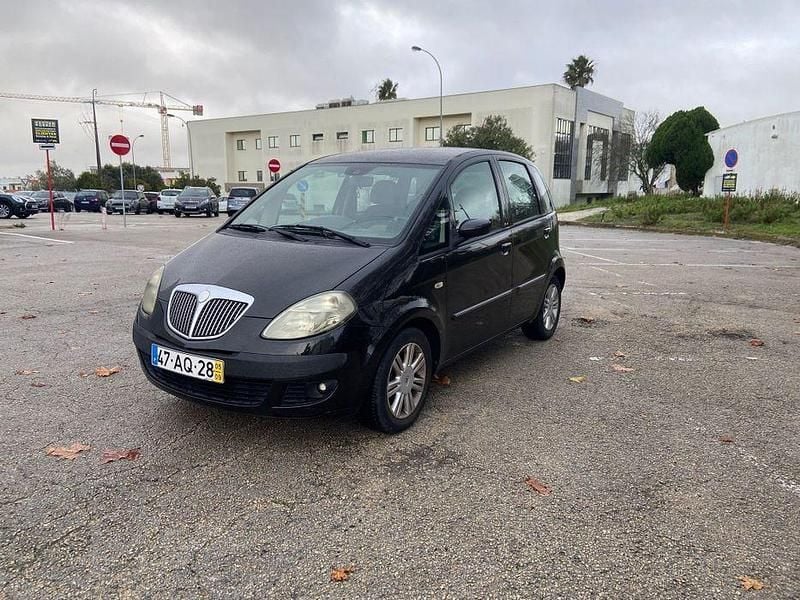 Usado 2005 Lancia Musa Monovolume | € 1.850 - Imagem 1/4