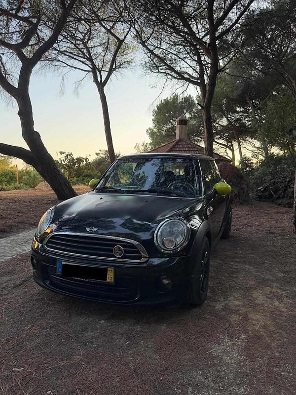 Preto Usado 2013 Mini ONE Citadino | € 6.000 - Imagem 1/4