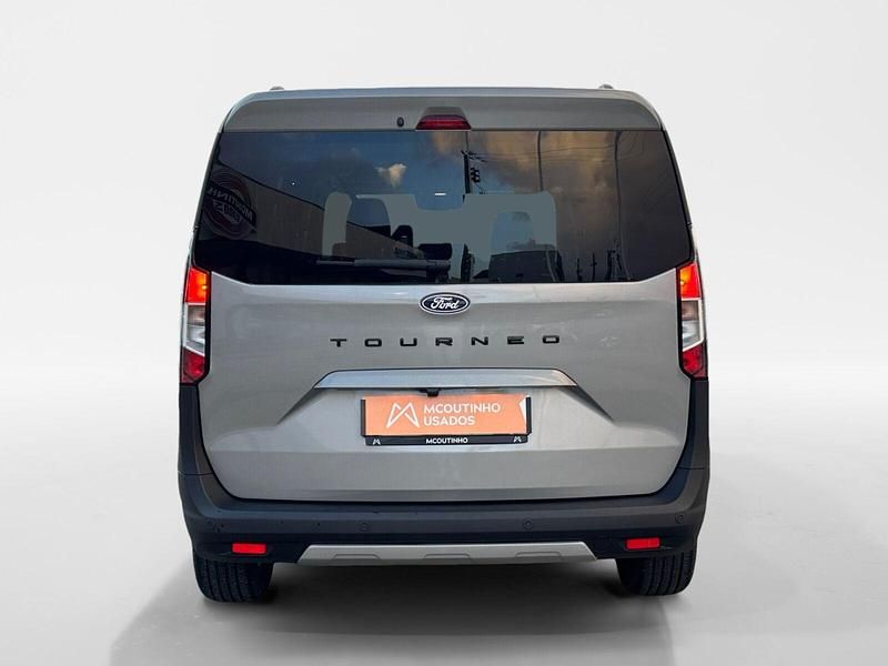 Usado Ford Courier Active 125 HP (91 kW) 2025 Cinza Monovolume
