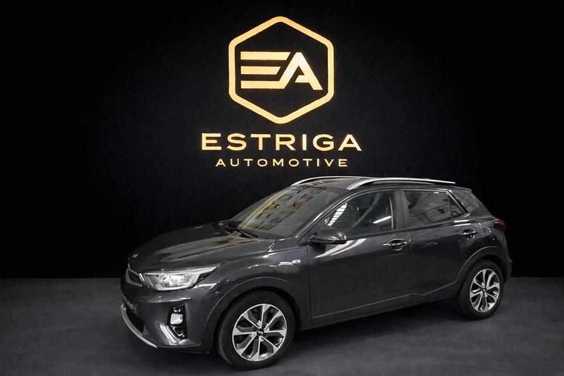 Usado Kia Stonic 101 HP (74 kW) 2019 Cinzento SUV