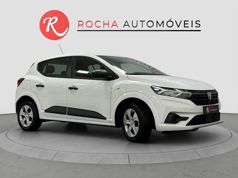 Branco Usado 2024 Dacia Sandero Essentiel Citadino | € 14.999 (Bom preço) - Imagem 1/1
