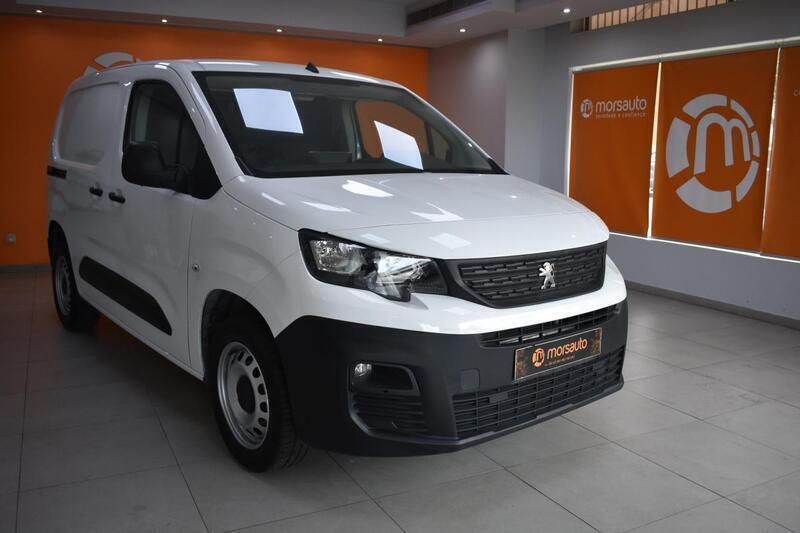 Branco Usado 2022 Peugeot Partner Monovolume | € 17.400 (Preço justo) - Imagem 1/4