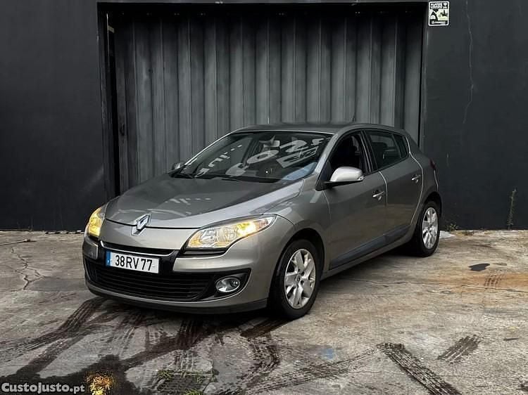 Outra Usado 2013 Renault Mégane III Sedan | € 3.000 (Super Preço) - Imagem 1/1