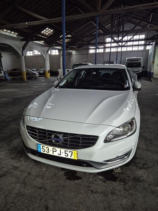 Usado 2014 Volvo S60 Sedan | € 13.900 - Imagem 1/4