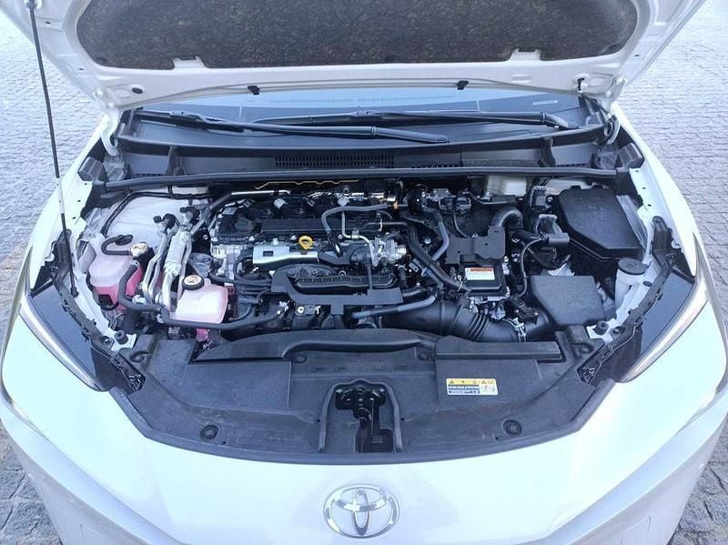 Usado Toyota Prius Luxury 220 HP (161 kW) 2024 Sedan