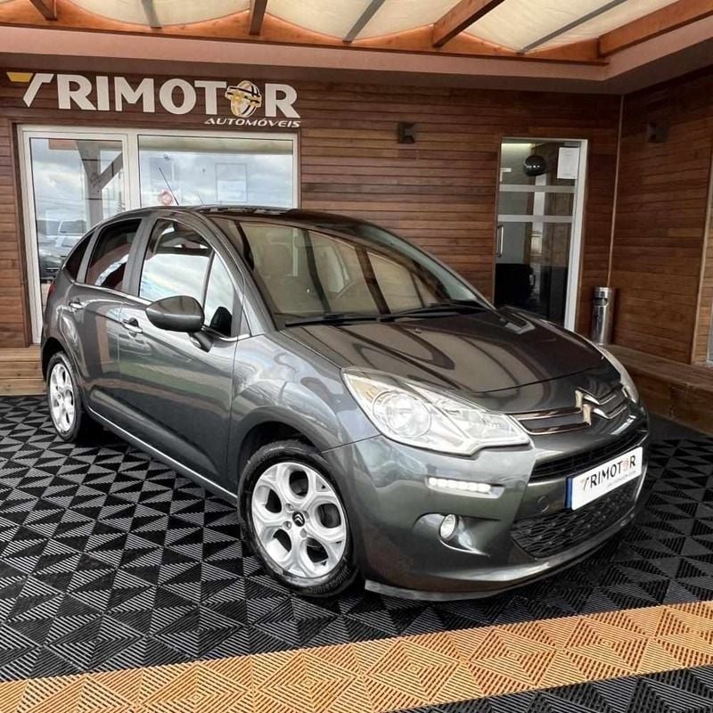 Cinzento Usado 2015 Citroën C3 Citadino | € 8.490 (Preço justo) - Imagem 1/4