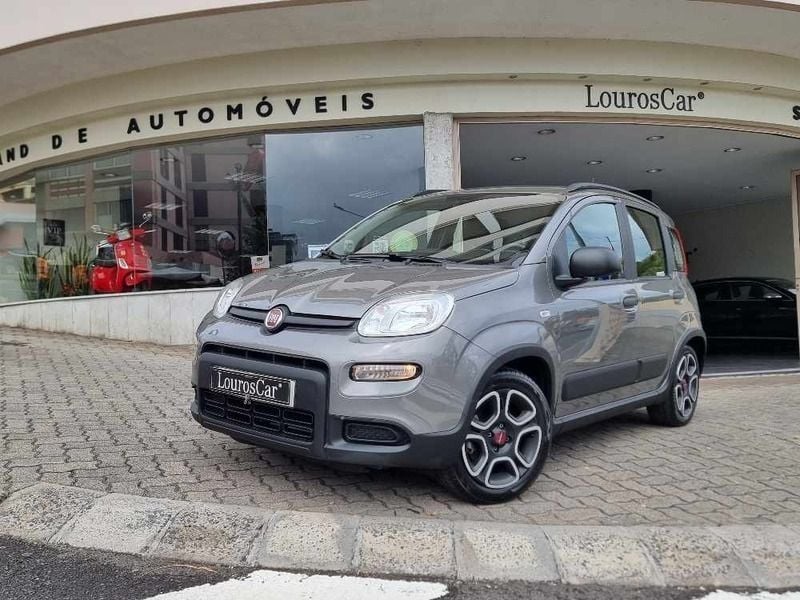 Cinzento Usado 2022 Fiat Panda 4x4 Citadino | € 14.750 - Imagem 1/4