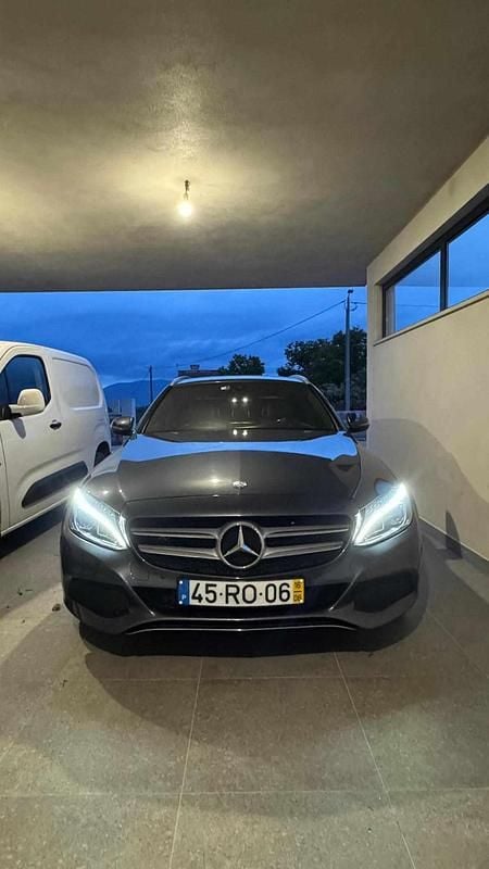 Cinzento Usado 2016 Mercedes C350 Carrinha | € 23.000 - Imagem 1/4