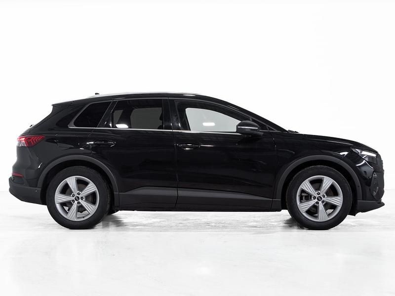 Usado Audi Q4 e-tron 125 kW (170 HP) 2022 Preto SUV