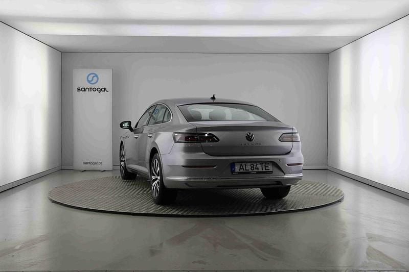 Usado VW Arteon Elegance 150 HP (110 kW) 2021 Cinzento Citadino