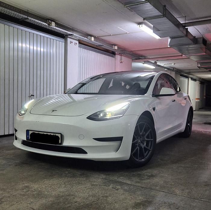 Usado 2022 Tesla Model 3 RWD Sedan | € 28.500 (Caro) - Imagem 1/4