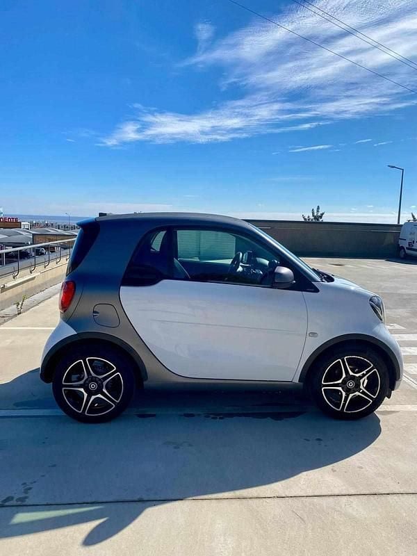 Branco Usado 2017 Smart ForTwo Coupé Coupé | € 11.800 (Super Preço) - Imagem 1/4