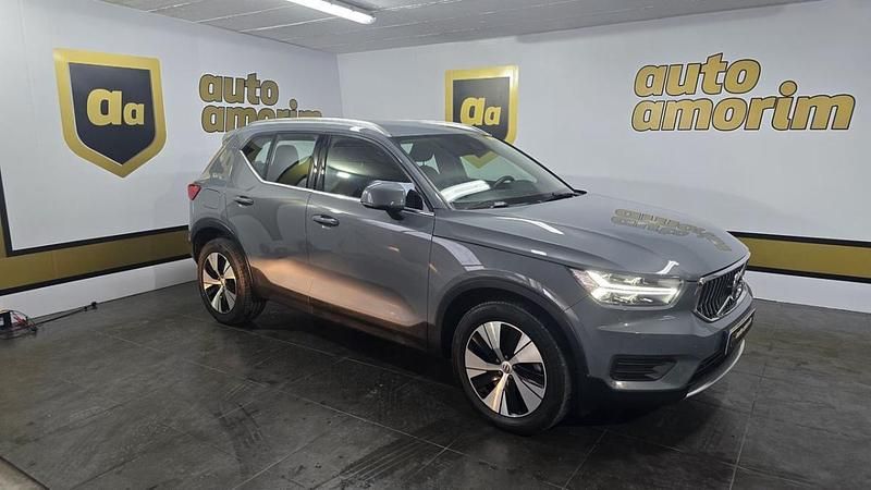 Usado Volvo XC40 Momentum 262 HP (192 kW) 2020 Cinza SUV