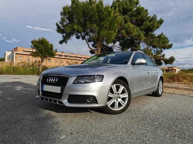 Usado Audi A4 143 HP (105 kW) 2008 Cinzento Sedan