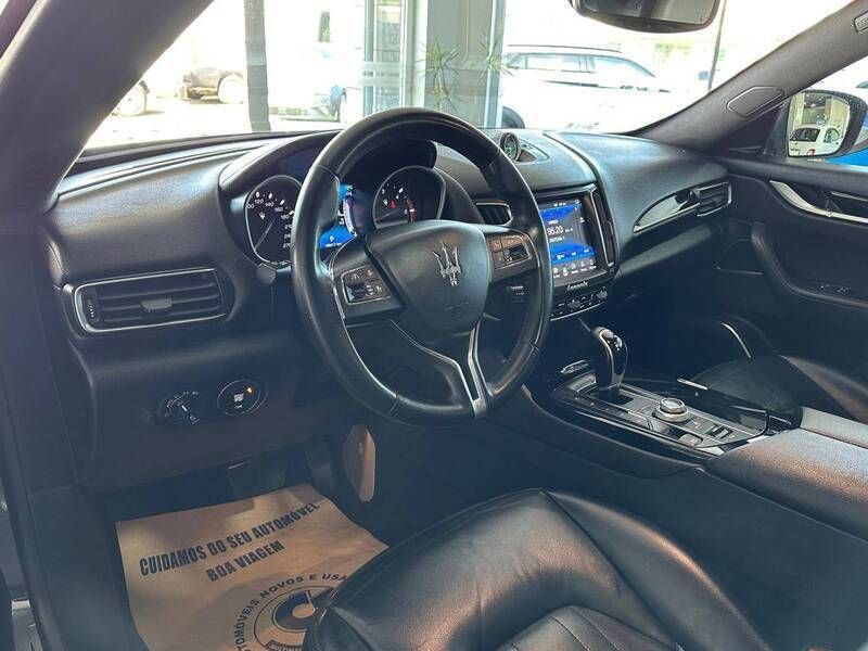 Usado Maserati Levante 275 HP (202 kW) 2017 Preto SUV