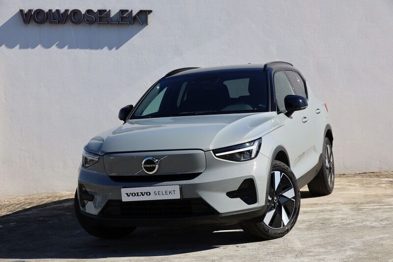 Cinza Usado 2024 Volvo XC40 Plus SUV | € 47.700 (Preço justo) - Imagem 1/4