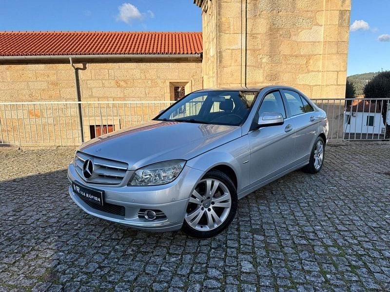 Cinza Usado 2008 Mercedes C220 Avantgarde Sedan | € 12.490 - Imagem 1/4
