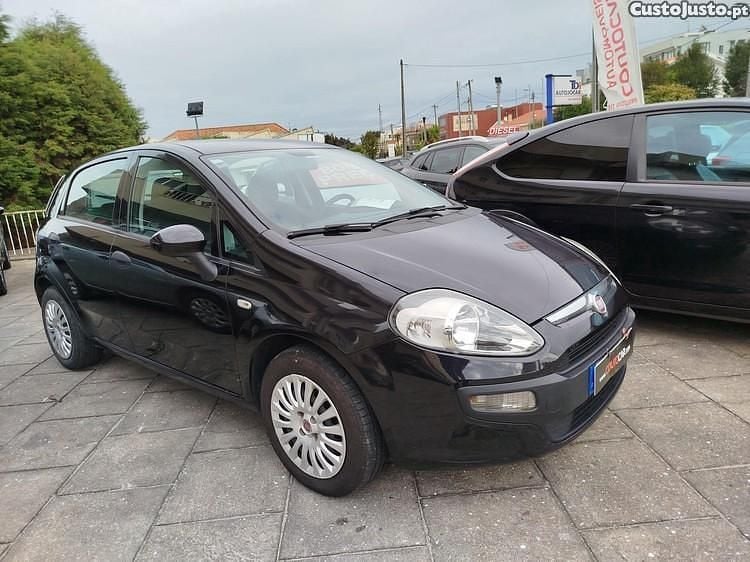 Preto Usado 2011 Fiat Grande Punto Citadino | € 3.999 (Preço justo) - Imagem 1/1