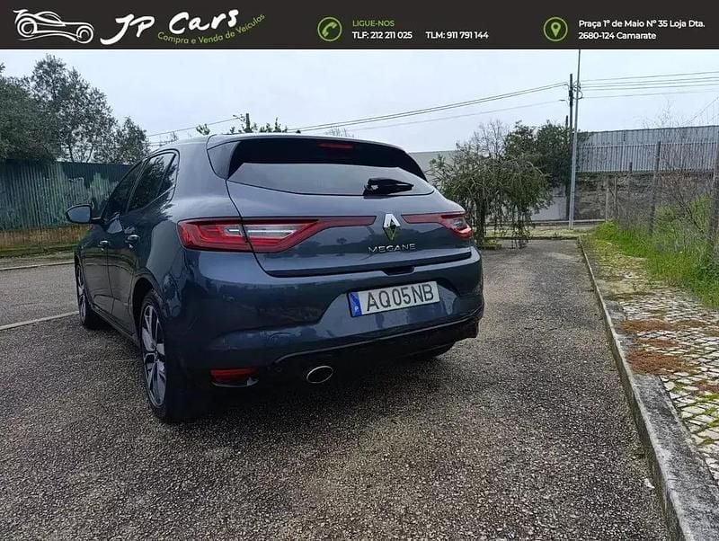 Usado Renault Mégane IV Dynamique 130 HP (95 kW) 2016 Cinza antracite Citadino