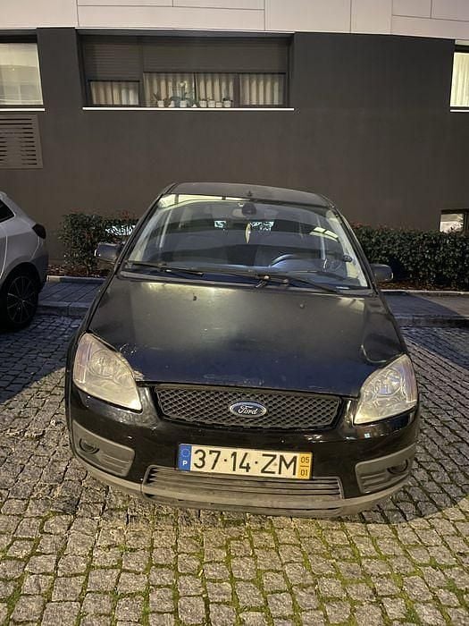 Usado Ford Focus Ghia 109 HP (80 kW) 2005 Sedan