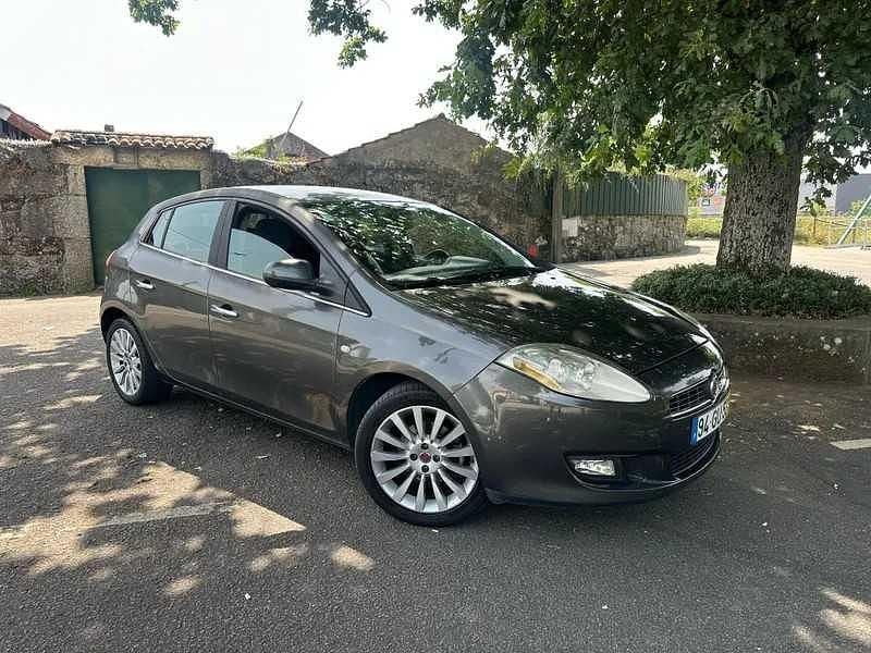 Cinza Usado 2008 Fiat Bravo Dynamic Citadino | € 4.990 (Preço justo) - Imagem 1/4