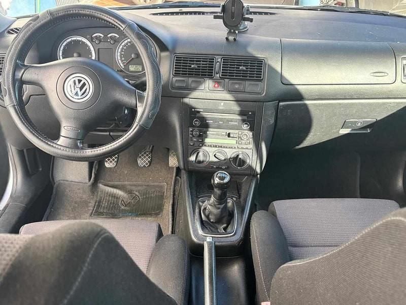 Usado VW Golf IV 75 HP (55 kW) 2002 Cinzento Citadino