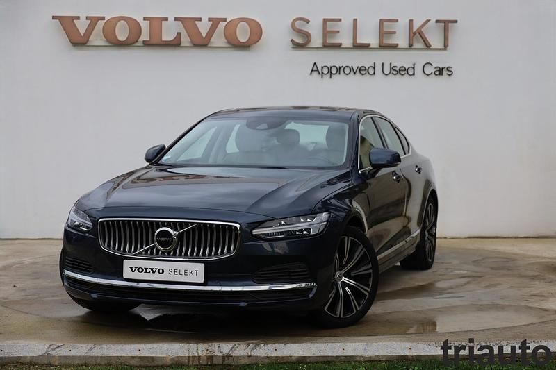 Azul Usado 2020 Volvo S90 Inscription Sedan | € 39.400 - Imagem 1/4