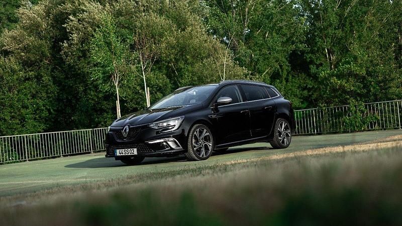 Preto Usado 2017 Renault Mégane GrandTour GT Carrinha | € 17.750 (Bom preço) - Imagem 1/4