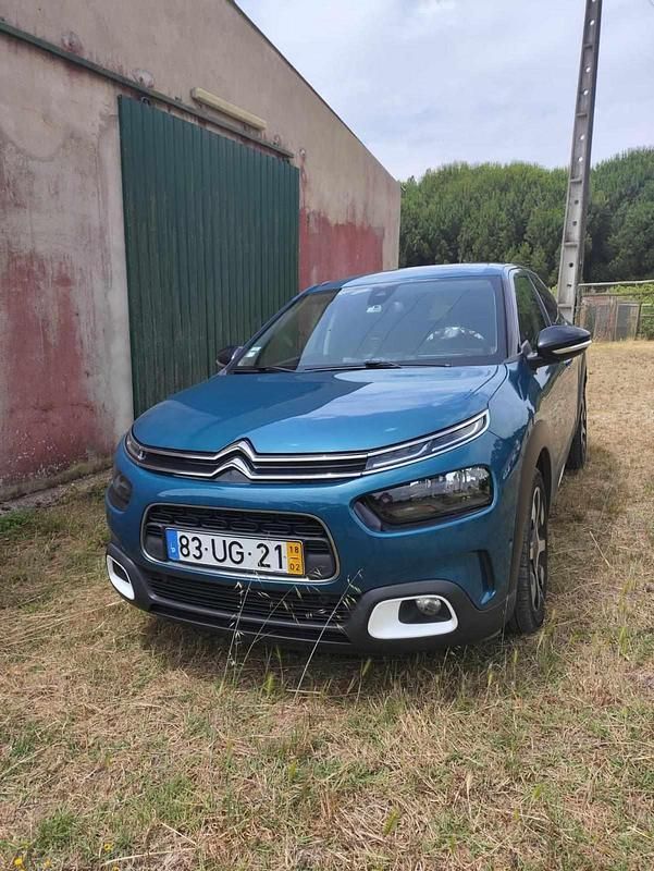 Azul Usado 2018 Citroën C4 Cactus PureTech Citadino | € 12.000 (Bom preço) - Imagem 1/4