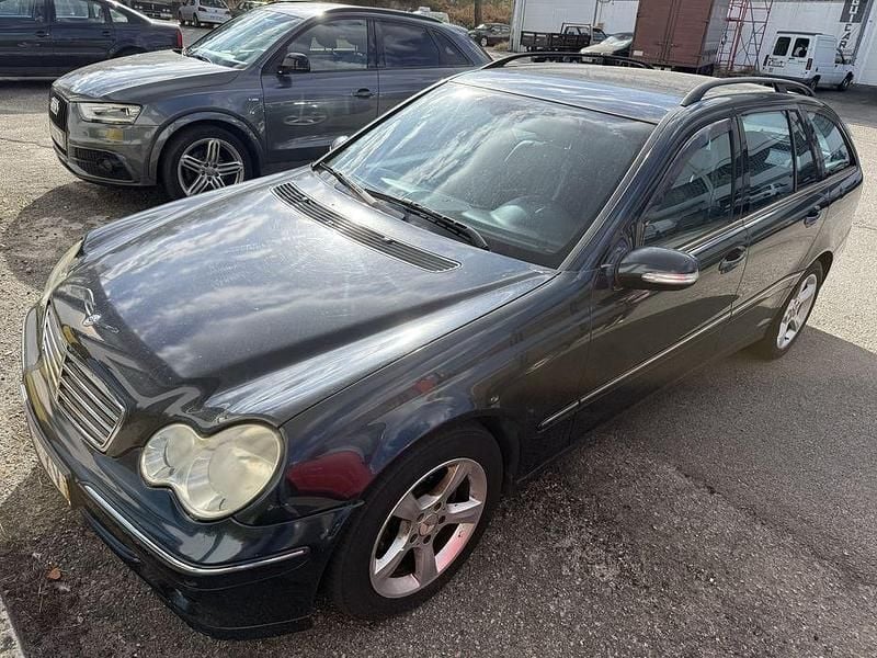 Usado 2004 Mercedes C220 Avantgarde | € 2.500 - Imagem 1/4