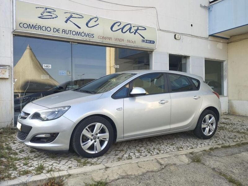 Usado 2013 Opel Astra Sedan | € 7.000 (Preço justo) - Imagem 1/4