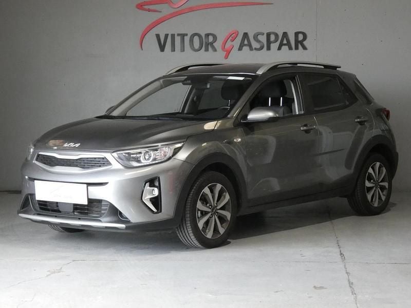 Cinza Usado 2025 Kia Stonic SUV | € 19.990 (Preço justo) - Imagem 1/4
